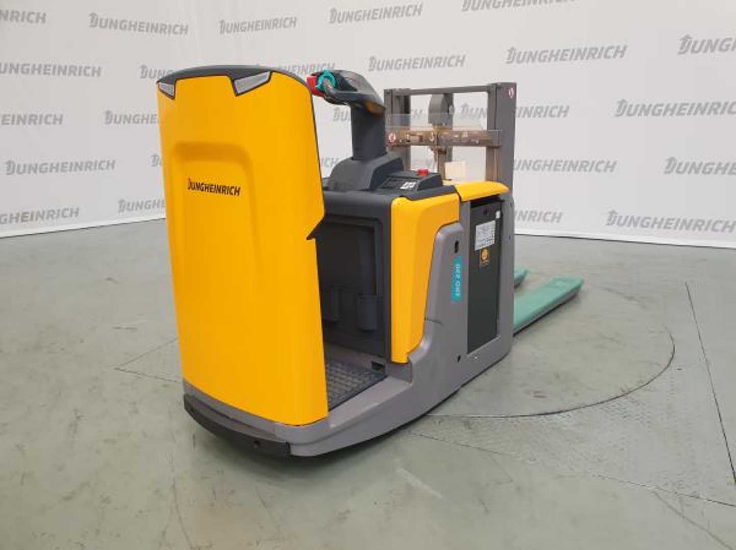 Használt targonca JUNGHEINRICH ERD 220 FP 119-166ZT ELEKTRO HOCHHUBWAGENFAHRERSTAND (13060182)
