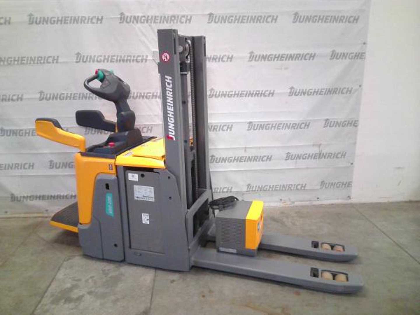 Használt targonca JUNGHEINRICH ERD 220 KP GAB 119-256 ZT ELEKTRO HOCHHUBWAGENFAHRERSTAND (12967199)