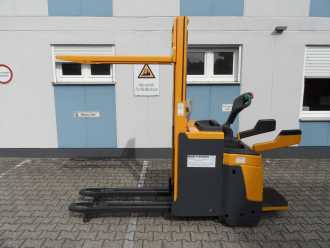Használt targonca JUNGHEINRICH ERD 220 - NEUE Batterie - Plattform klappbar ELEKTRO HOCHHUBWAGENDEICHSEL (13064902)