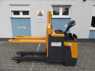 Használt targonca JUNGHEINRICH ERD 220 - NEUE Batterie - Plattform klappbar ELEKTRO HOCHHUBWAGENDEICHSEL (13064902)