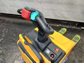 Használt targonca JUNGHEINRICH ERE 120 KP 33 100 67 ELEKTRO NIEDERHUBWAGENFAHRERSTAND (13046625)