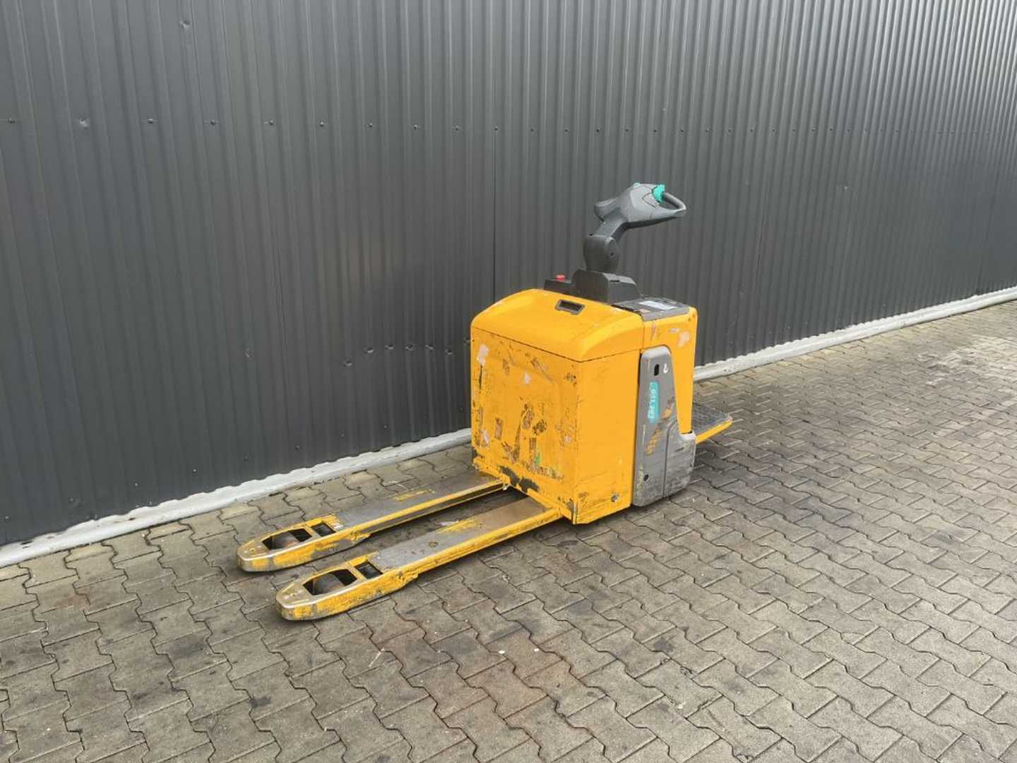 Használt targonca JUNGHEINRICH ERE120 ELEKTRO NIEDERHUBWAGENDEICHSEL (13073639)