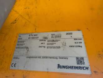 Használt targonca JUNGHEINRICH ETV 320 Baujahr 2022 / HH 5,0M / Akku 2022 / IZVG ELEKTRO SCHUBMASTSTAPLER (13031945)