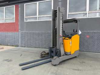 Használt targonca JUNGHEINRICH ETV 325 Baujahr 2016 / HH 6200 Akku 2026 Neu ELEKTRO SCHUBMASTSTAPLER (13001003) backdrop