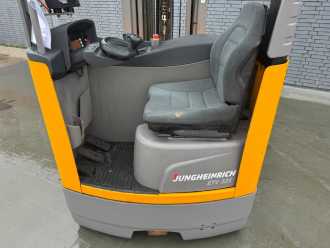 Használt targonca JUNGHEINRICH ETV 325 Baujahr 2016 / HH 6200 Akku 2026 Neu ELEKTRO SCHUBMASTSTAPLER (13001003)