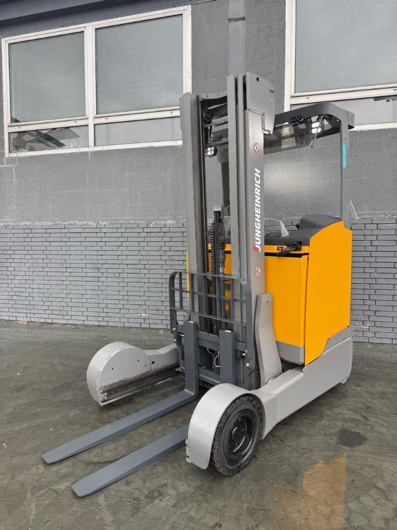 Használt targonca JUNGHEINRICH ETV C 16 Baujahr 2017 /Stunden 919 / HH 5,72M/ TOP CONDITION ELEKTRO SCHUBMASTSTAPLER (13071047)