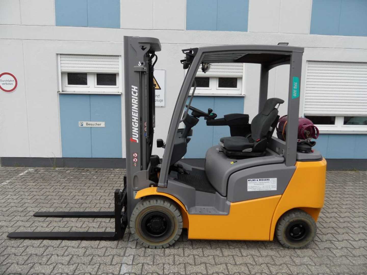 Használt targonca JUNGHEINRICH TFG 320 - Freihub - weiße Reifen GAS VIERRADFRONTSTAPLER (13054903)