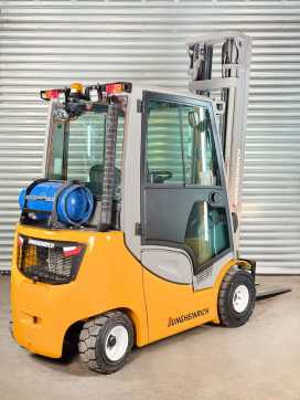 Használt targonca JUNGHEINRICH TFG 320s TFG 320s - Service Neu - STVO - Volllkabine -6,5m GAS VIERRADFRONTSTAPLER (12977664)
