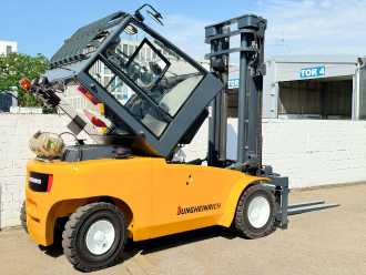 Használt targonca JUNGHEINRICH TFG 680 TFG 680 -Service Neu - Vollkabine - Zinkenversteller -STVO GAS VIERRADFRONTSTAPLER (12894992)