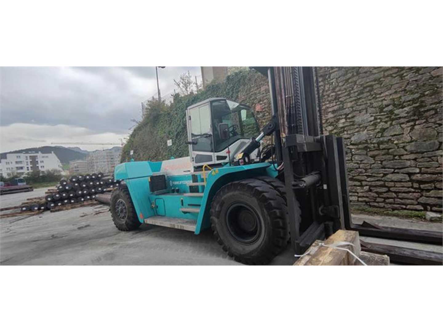 Használt targonca KONECRANES SMV 33-1200C DIESEL VIERRADFRONTSTAPLER (13044183)