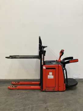 Használt targonca LINDE D 12 HP AP 1161-00 ELEKTRO HOCHHUBWAGENFAHRERSTAND (13073047)