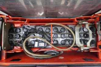 Használt targonca LINDE D 12 HP AP 133 ELEKTRO HOCHHUBWAGENFAHRERSTAND (13018953)