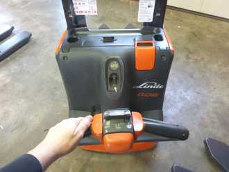 Használt targonca LINDE D08 ELEKTRO HOCHHUBWAGENDEICHSEL (13036624)