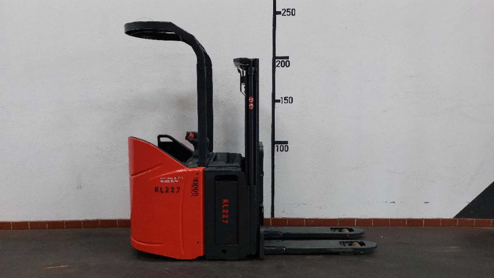 Használt targonca LINDE D12 SP : 1,2t / 2t (133-01) ELEKTRO HOCHHUBWAGENFAHRERSTAND (12971449)