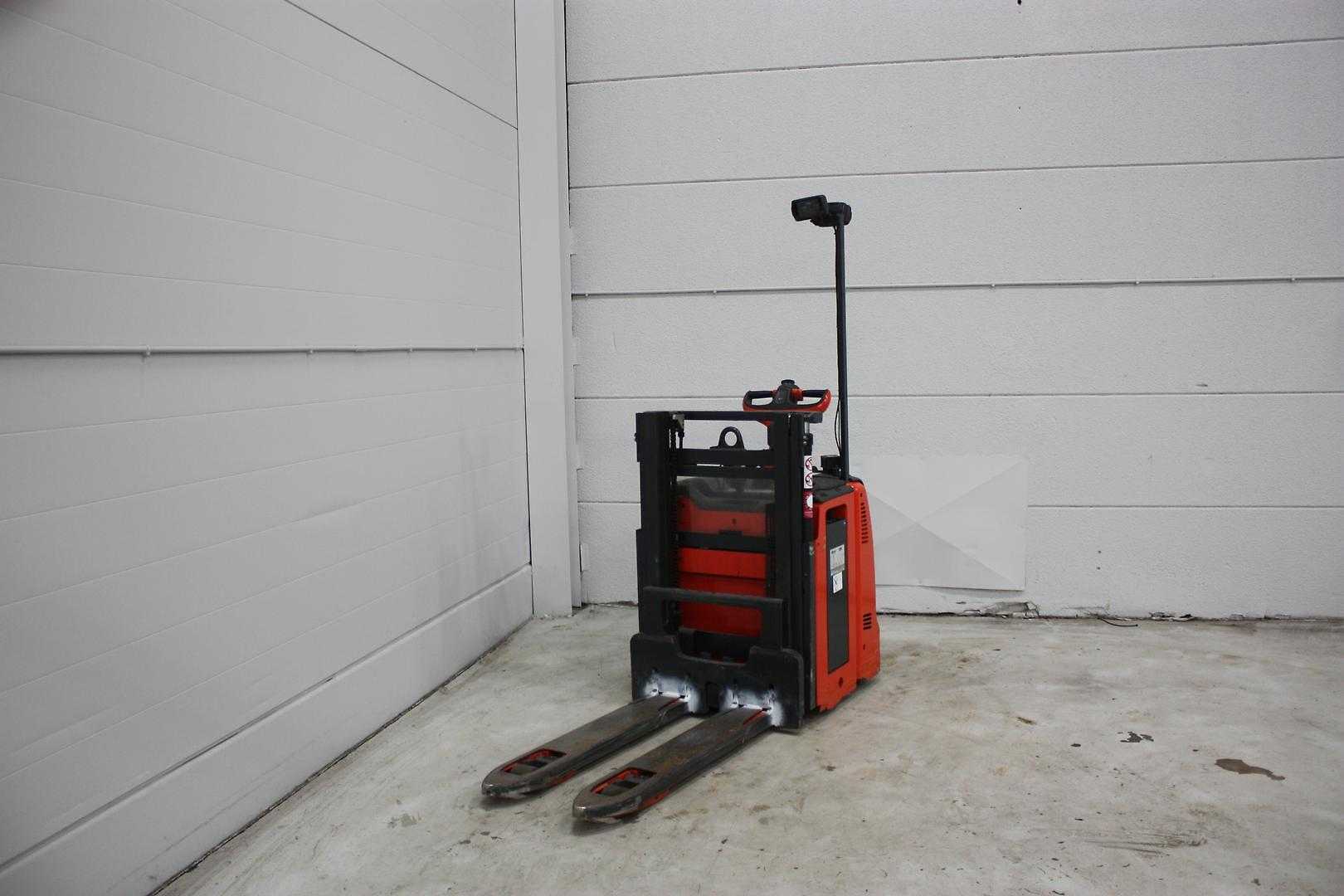 Használt targonca LINDE D14AP ELEKTRO HOCHHUBWAGENMANUELLELEKTRISCH (12985557)