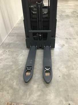 Használt targonca LINDE D14SP ELEKTRO HOCHHUBWAGENDEICHSEL (13073699)