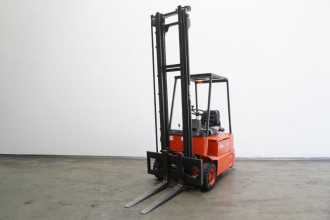 Használt targonca LINDE E 15 Z 324 ELEKTRO DREIRADFRONTSTAPLER (13068119) backdrop