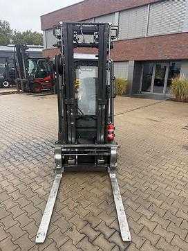 Használt targonca LINDE E 16 -02 ELEKTRO DREIRADFRONTSTAPLER (13064794)