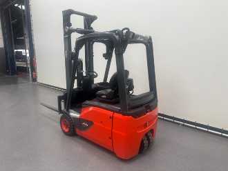 Használt targonca LINDE E 16-02 ELEKTRO VIERRADFRONTSTAPLER (13049929)
