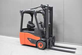Használt targonca LINDE E 16 C - 02 /58216/ ELEKTRO DREIRADFRONTSTAPLER (13053793) backdrop