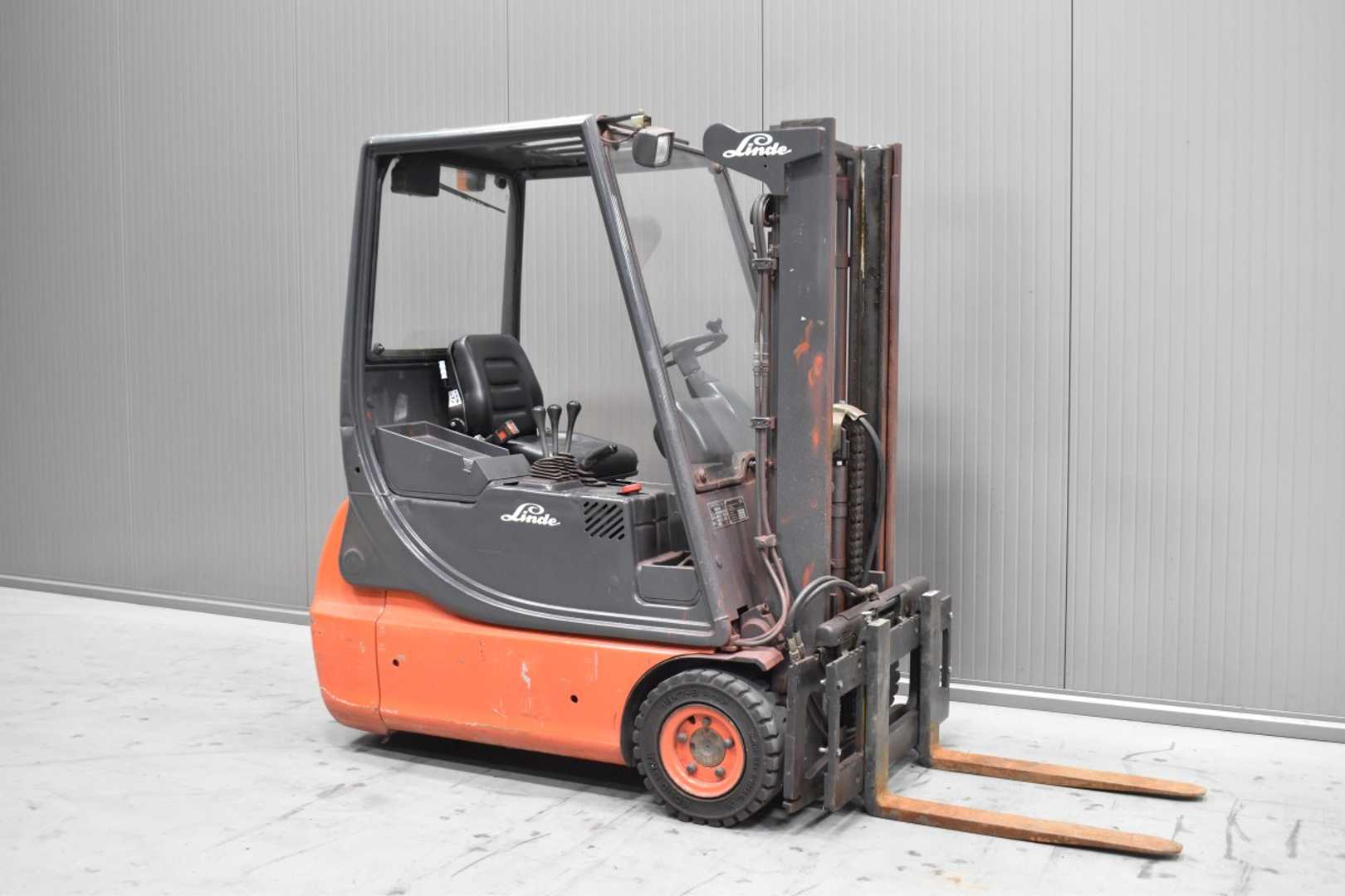 Használt targonca LINDE E 16 C /58187/ ELEKTRO DREIRADFRONTSTAPLER (13054721)