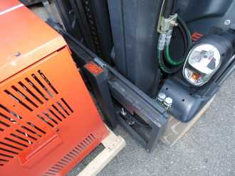 Használt targonca LINDE E 16 ELEKTRO DREIRADFRONTSTAPLER (13076057)