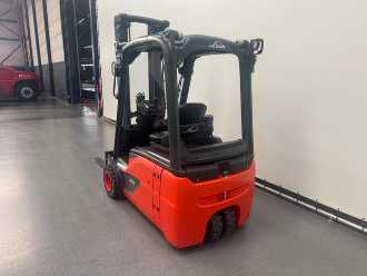 Használt targonca LINDE E 18-02 ELEKTRO VIERRADFRONTSTAPLER (13072938)