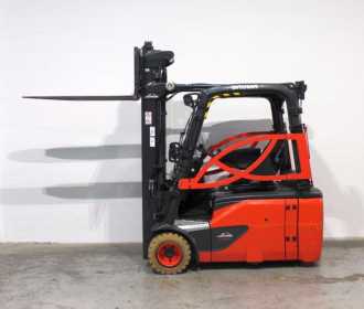 Használt targonca LINDE E 18 L EVO 386-02 ELEKTRO DREIRADFRONTSTAPLER (12798723)