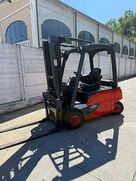 Használt targonca LINDE E 20 ELEKTRO VIERRADFRONTSTAPLER (13038008)