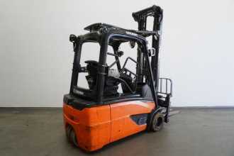 Használt targonca LINDE E 20 L EVO 386-02 ELEKTRO DREIRADFRONTSTAPLER (13059506)