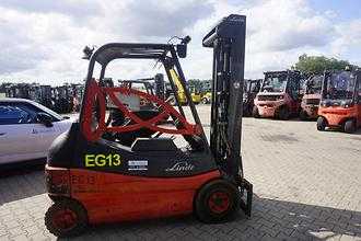 Használt targonca LINDE E 25-03 - Triplex ELEKTRO VIERRADFRONTSTAPLER (13053896)