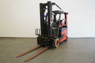 Használt targonca LINDE E 25/600 HL 387 ELEKTRO VIERRADFRONTSTAPLER (13074022) backdrop