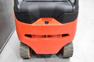 Használt targonca LINDE E 25 H /600 - 01 /57317/ ELEKTRO VIERRADFRONTSTAPLER (13041107)