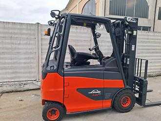 Használt targonca LINDE E 25 H-600 ELEKTRO VIERRADFRONTSTAPLER (13037869)