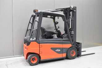 Használt targonca LINDE E 25 L - 01 /58843/ ELEKTRO VIERRADFRONTSTAPLER (13066185)