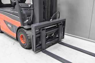 Használt targonca LINDE E 25 L - 01 /58843/ ELEKTRO VIERRADFRONTSTAPLER (13066185)