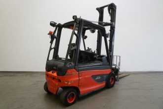 Használt targonca LINDE E 25 L 387 ELEKTRO VIERRADFRONTSTAPLER (13074529)