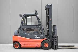 Használt targonca LINDE E 30 - 03 /58247/ ELEKTRO VIERRADFRONTSTAPLER (13060655)