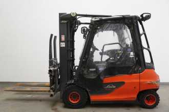 Használt targonca LINDE E 30 387-00 ELEKTRO VIERRADFRONTSTAPLER (13034573)