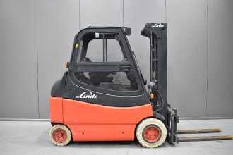Használt targonca LINDE E 30/600 - 02 /13434/ ELEKTRO VIERRADFRONTSTAPLER (13008722)