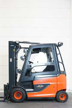 Használt targonca LINDE E 30/600 H 387 ELEKTRO VIERRADFRONTSTAPLER (13049629)