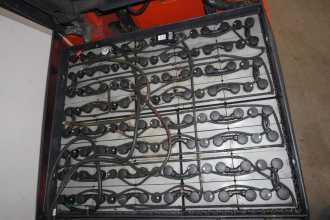 Használt targonca LINDE E 30/600 HL 387 ELEKTRO VIERRADFRONTSTAPLER (13021260)