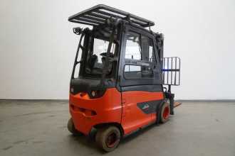 Használt targonca LINDE E 30/600 HL 387 ELEKTRO VIERRADFRONTSTAPLER (13034568)