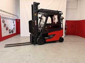 Használt targonca LINDE E 30/600HL / UT Y03623 ELEKTRO VIERRADFRONTSTAPLER (13038907) backdrop