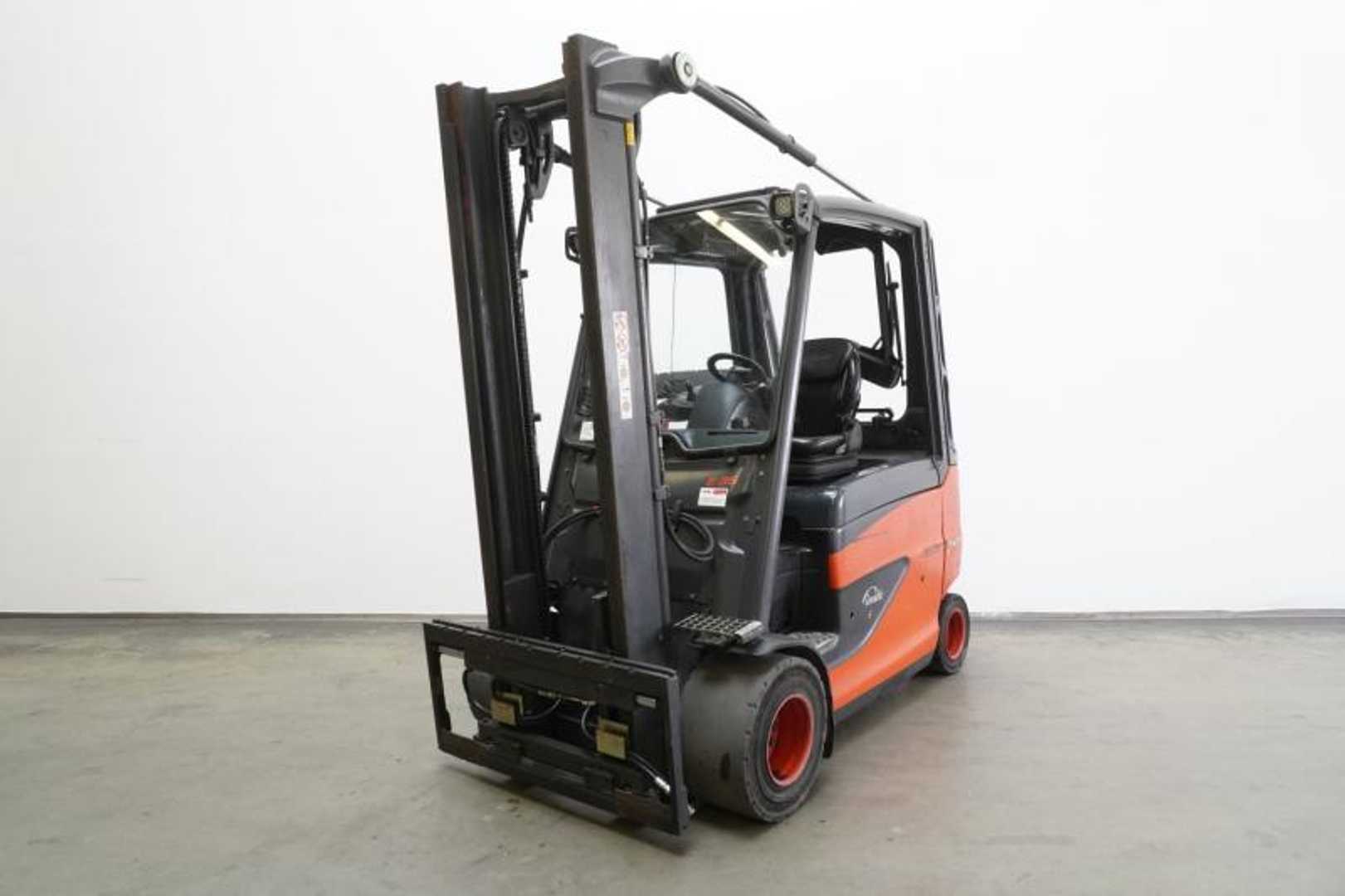 Használt targonca LINDE E 35 HL 387 ELEKTRO VIERRADFRONTSTAPLER (13029527)