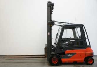 Használt targonca LINDE E 35 L 387 ELEKTRO VIERRADFRONTSTAPLER (12841371)