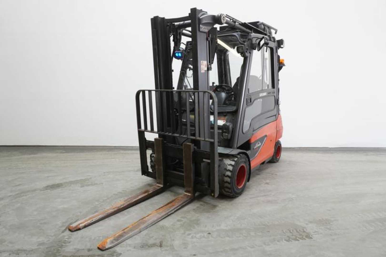 Használt targonca LINDE E 35 L 387 ELEKTRO VIERRADFRONTSTAPLER (13019353)