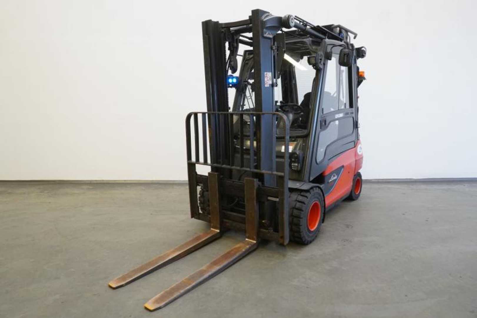 Használt targonca LINDE E 35 L 387 ELEKTRO VIERRADFRONTSTAPLER (13022717)