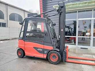 Használt targonca LINDE E 45 HL-01/600 ELEKTRO VIERRADFRONTSTAPLER (13010635)