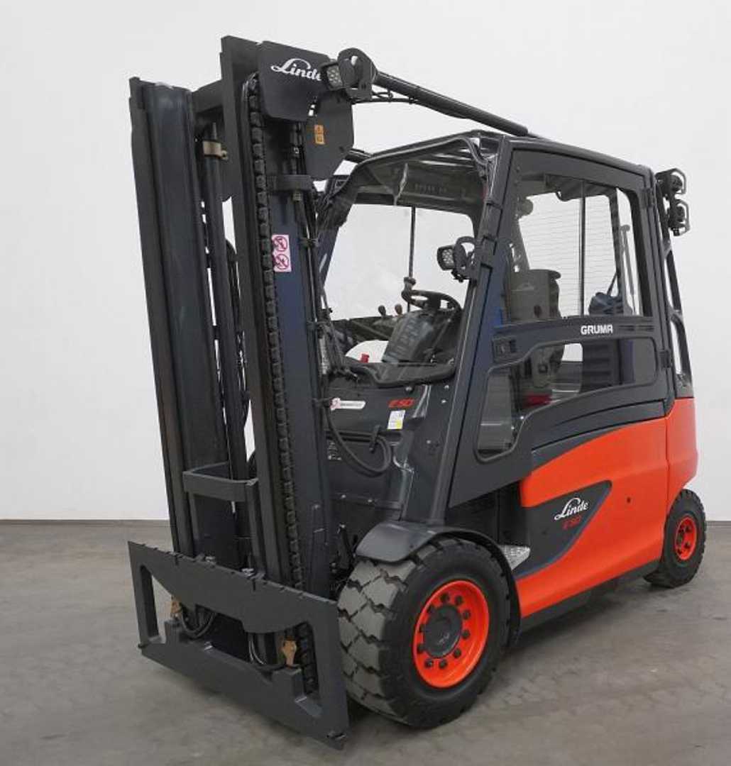 Használt targonca LINDE E 50 HL 388 ELEKTRO VIERRADFRONTSTAPLER (12892138)
